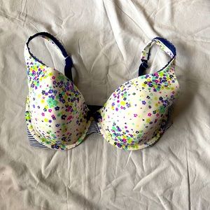 Victoria’s Secret full coverage bra